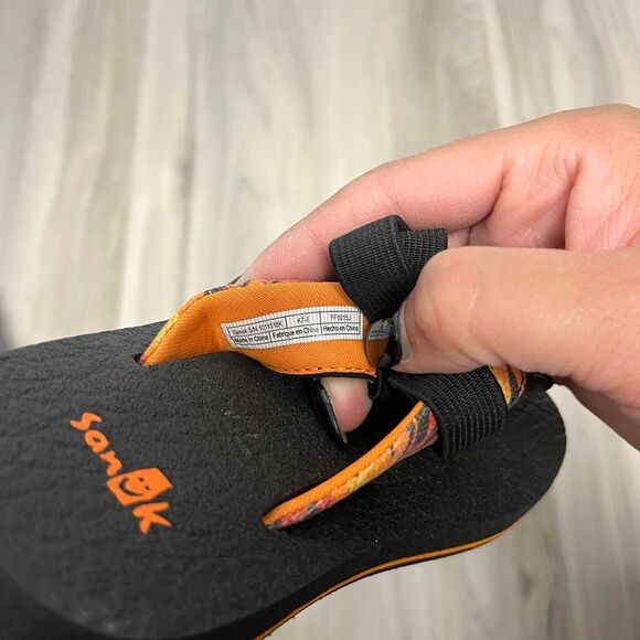 Sanuk Sandals Toddler 7 Black and Orange Slingback Strap Flip Flop - Picture 5 of 5